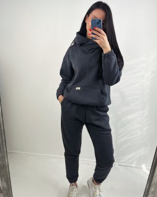 Konečne naša teplákovka 🥰 šijeme ich vo veľkostiach XS-XXL, dĺžku prispôsobíme na vašu výšku. Na výber máme 15 farieb ❤️