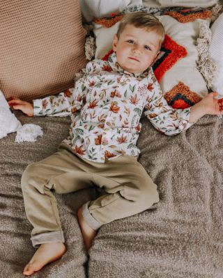 Najjesenejší motív košele 🎃🍁🍂 na najjemnejšom mušelíne ☁️ ktorý je jemný k pokožke a udržuje vaše dieťatko v pohodlí, aj...