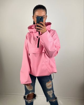 Dokonalá kombinácia funkčnosti a štýlu. Taká je naša ručne šitá softshellová bunda, ktorú Vám ušijeme v 12 farbách ✂️ 👉...